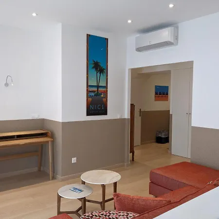 Hotel apartamentowy Share Nicea