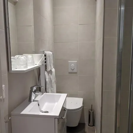 Hotel apartamentowy Share 4*