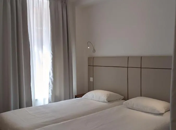 Apartmanhotel Share 3*