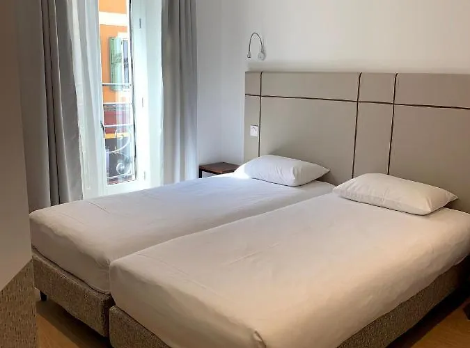 Apartmanhotel Share 3*