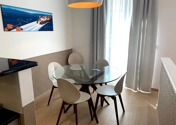 Share Apartmanhotel 3*